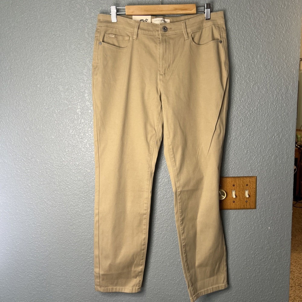 NWT Women's JACHS Girlfriend Tan Straight Leg Ankle Pant Size 8